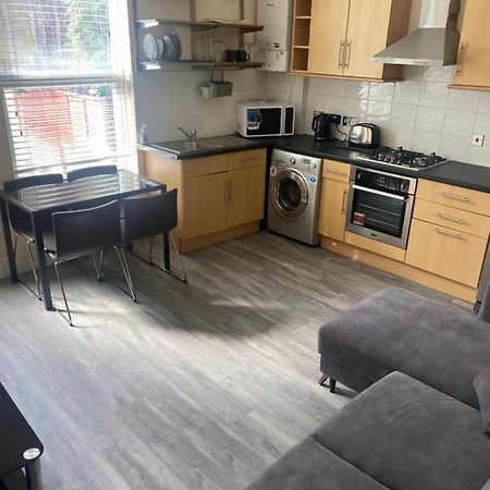 Spacious 4 Bedroom House Near Stokes Croft!! Central!!! Bristol Zewnętrze zdjęcie