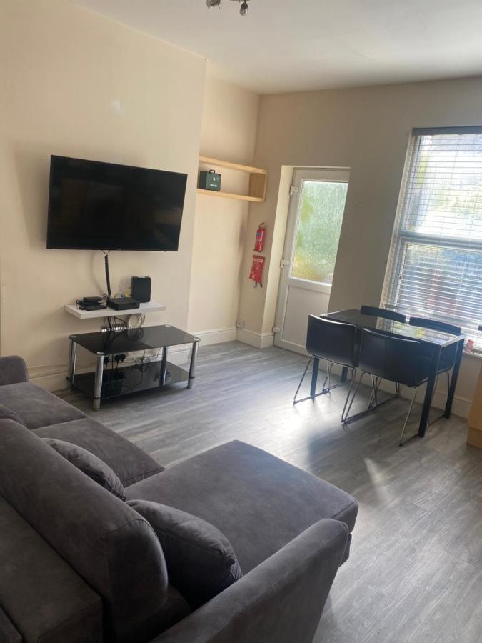 Spacious 4 Bedroom House Near Stokes Croft!! Central!!! Bristol Zewnętrze zdjęcie